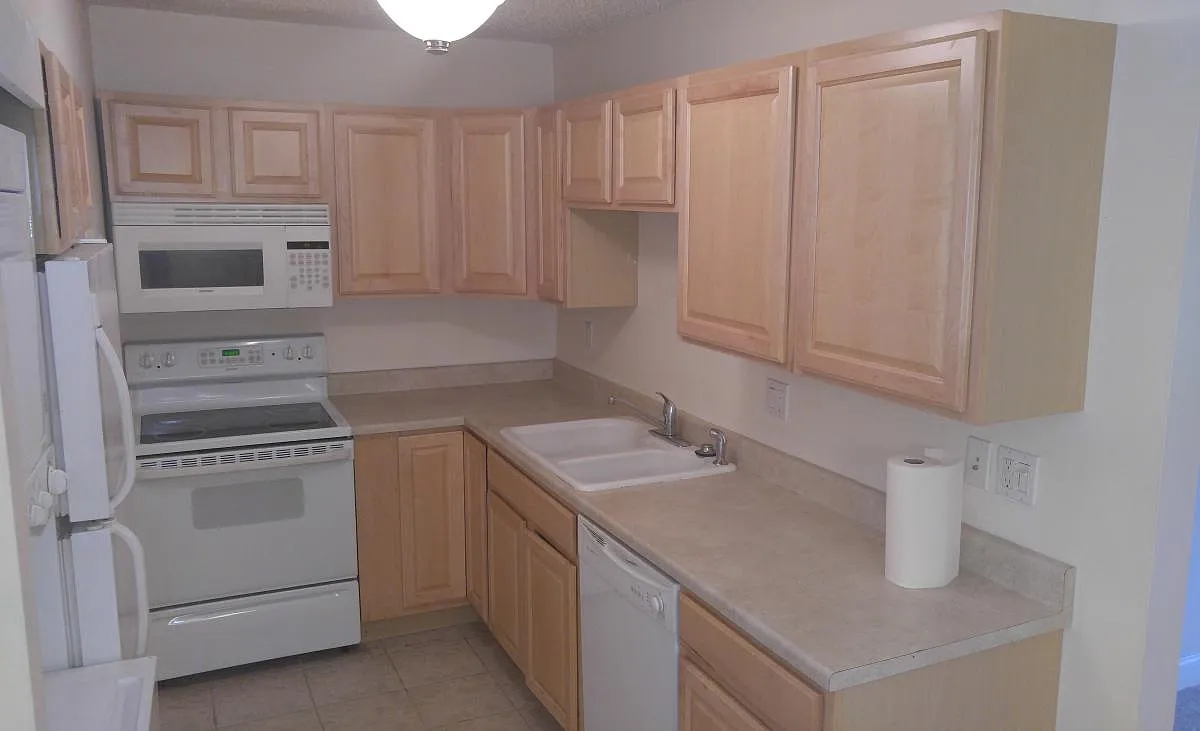 Kitchen - 2047 Jason Dr #B