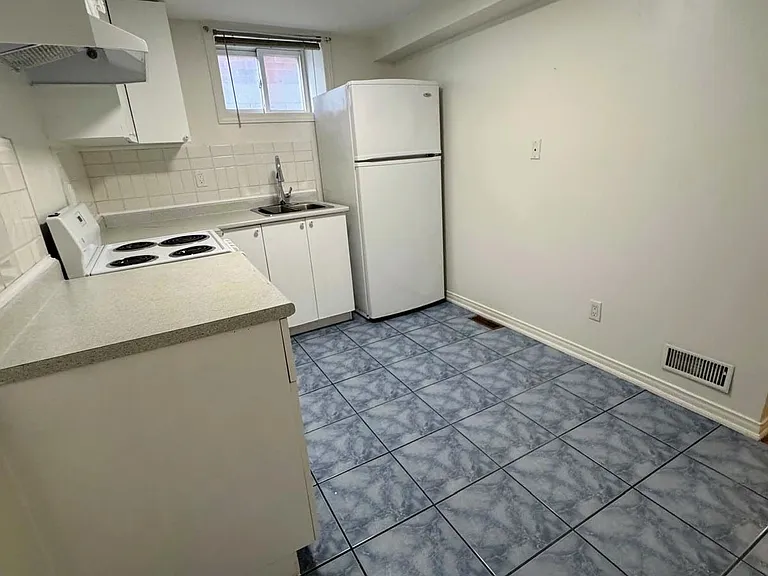 317 Boon Ave — Photo 4