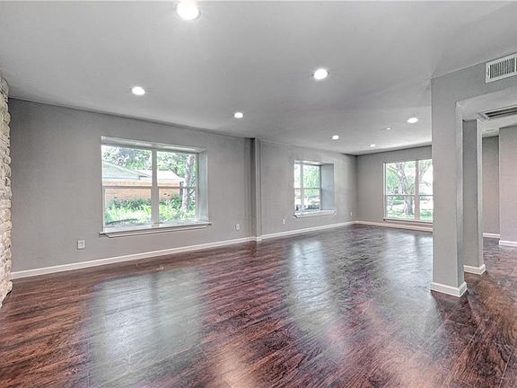 3rd image of 12234 Brisbane Ave