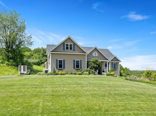 439 Sunnyhill Rd, Lunenburg, MA 01462