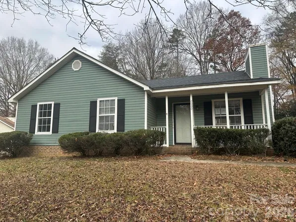 2000 Teddington Dr, Charlotte, NC 28214