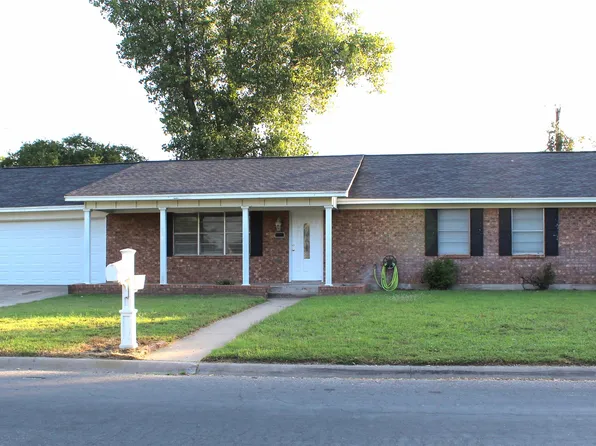 855 Mockingbird St, Stephenville, TX 76401