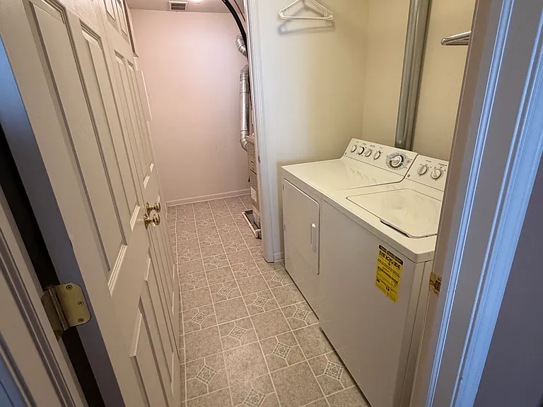 3210 Addington Dr — Photo 6