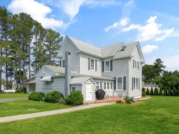 142 Market St, Onancock, VA 23417