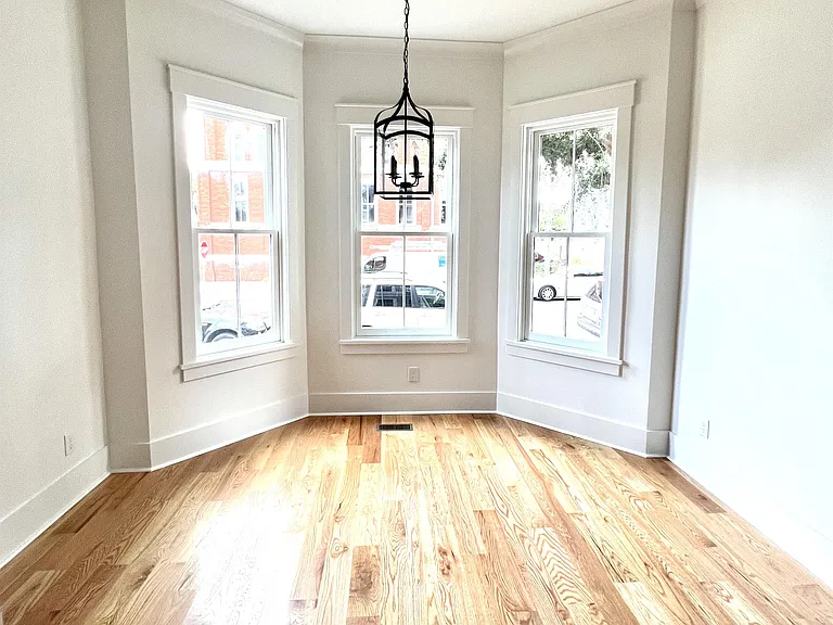 120 E Duffy St #B — Photo 9