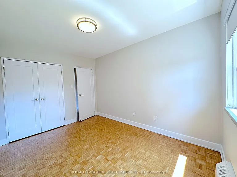135 Allan St #504 — Photo 10