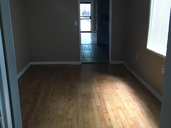 3rd image of 3421 Mayflower Ave