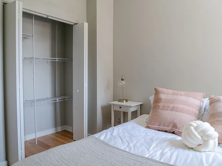 3051 W Leland Ave — Photo 21