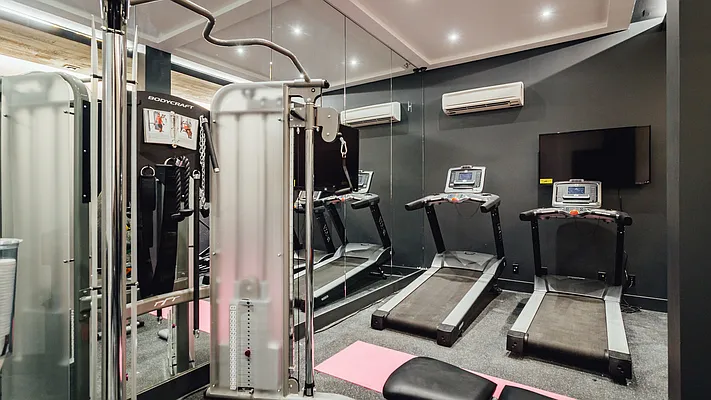 Rented by Nooklyn NYC LLC | media 65