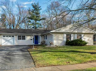 3 Waverly Pl, Matawan, NJ 07747