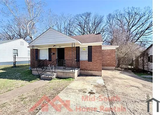 2054 Benford St — Photo 2