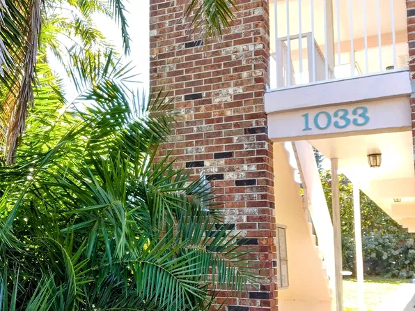 1033 Park Dr, Satellite Beach, FL 32937