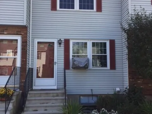 13 Holt St APT 70, Plymouth, CT 06786