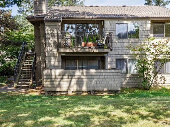 46 Crestfield Ct, Lake Oswego, OR 97035