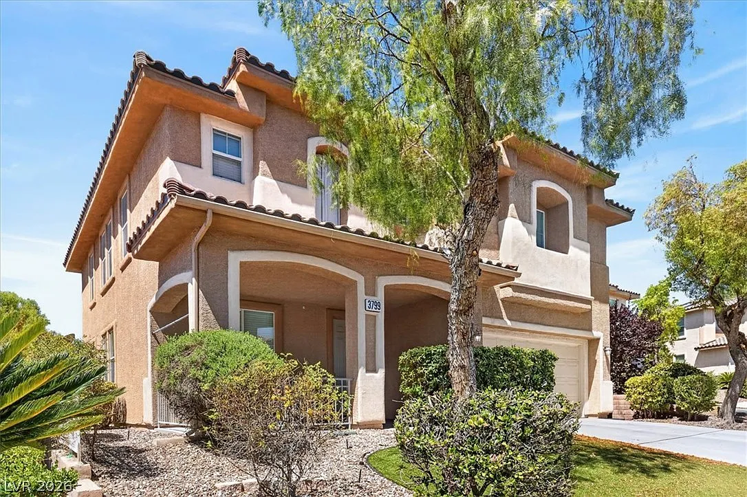 4 bed, 2.5 bath, 2672 sqft, $2,595 — Photo 3