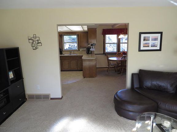 5th image of 6855 Sherwood Dr