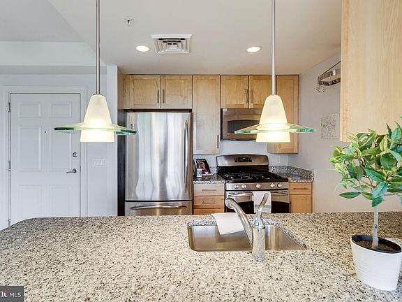 5th image of 525 N Fayette St Unit 507