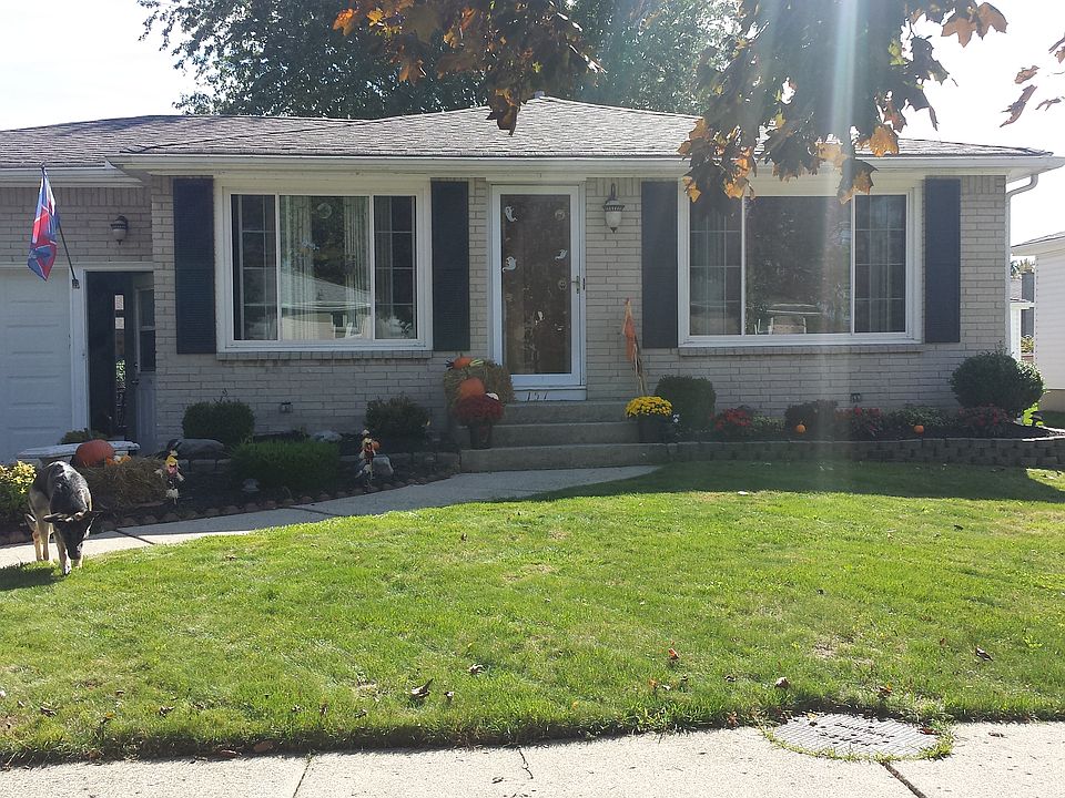 1st image of 157 Castlewood Dr