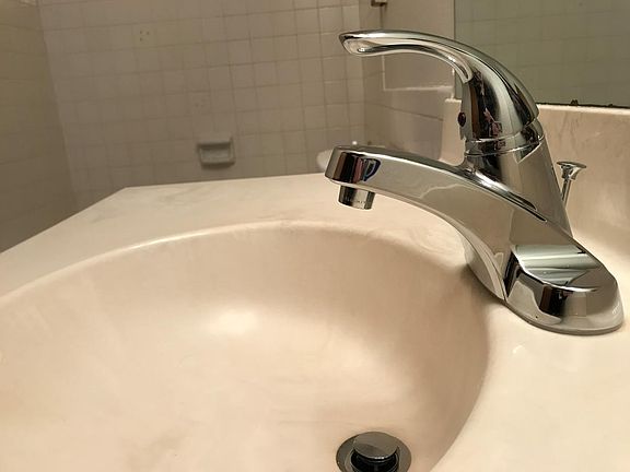 3rd image of 219 2nd Ave W APT 4
