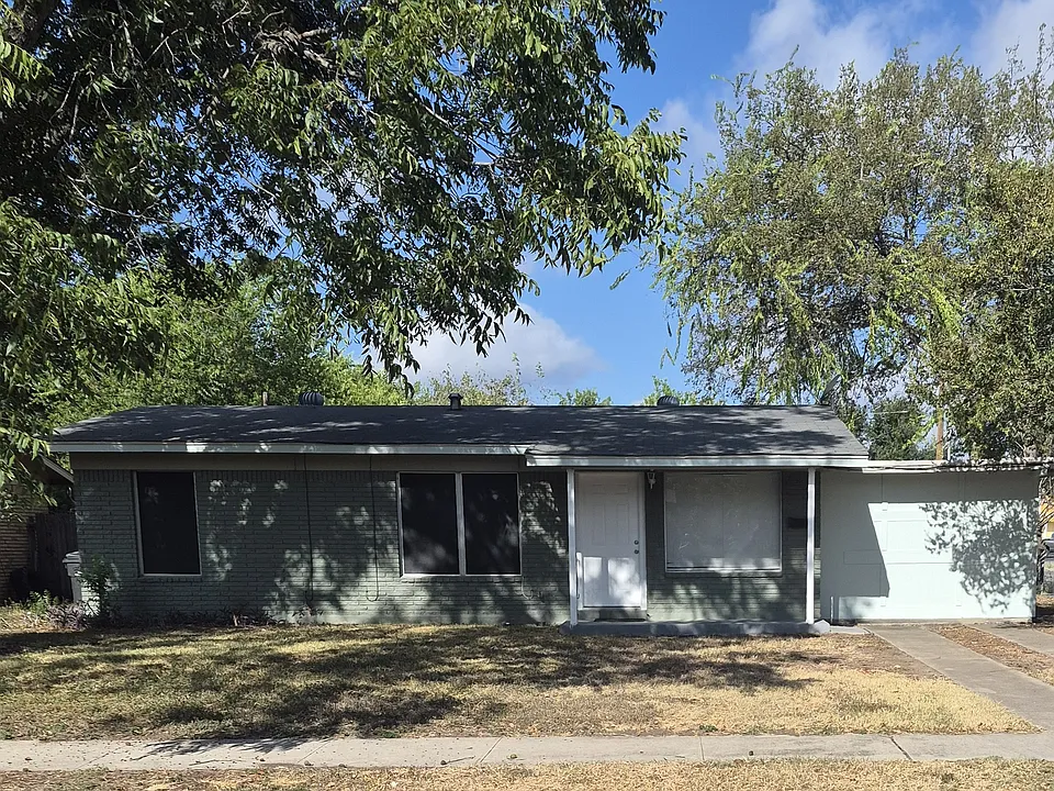 1923 Dellcrest Dr