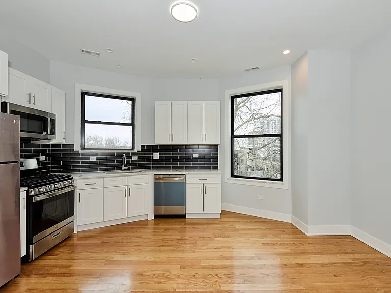 4220 S Calumet Ave #1 — Photo 4