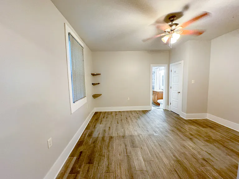 824 Independence St #B — Photo 13