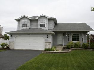 3302 Waterford Dr, Joliet, IL 60431