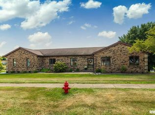 206 Richmond Hill Dr, Geneseo, IL 61254