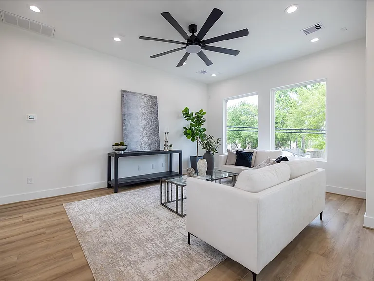4010 Yellowstone Blvd — Photo 7