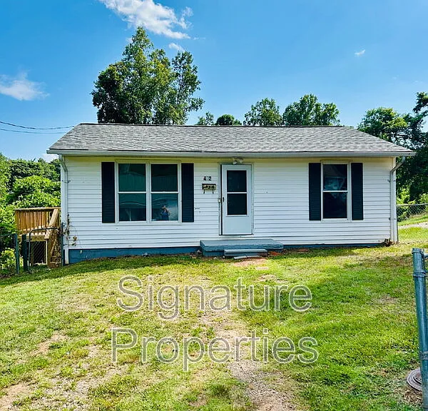 412 Virginia St — Photo 1