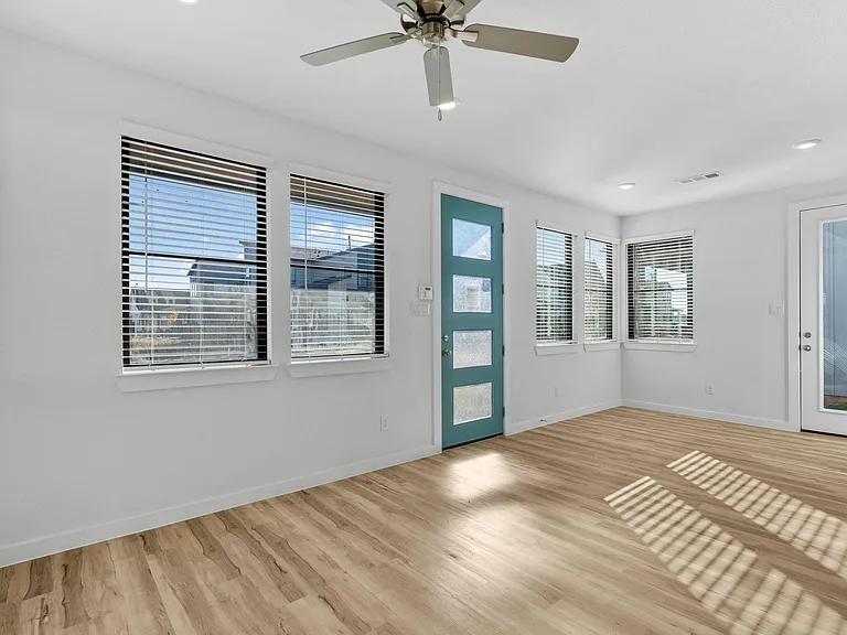 3235 Loam Ln — Photo 8