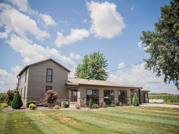 1737 N 2250th Pl, Mendon, IL 62351