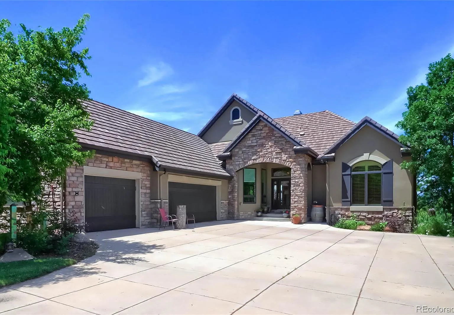 4 bed, 4.0 bath, 4376 sqft, $6,750 — Photo 1