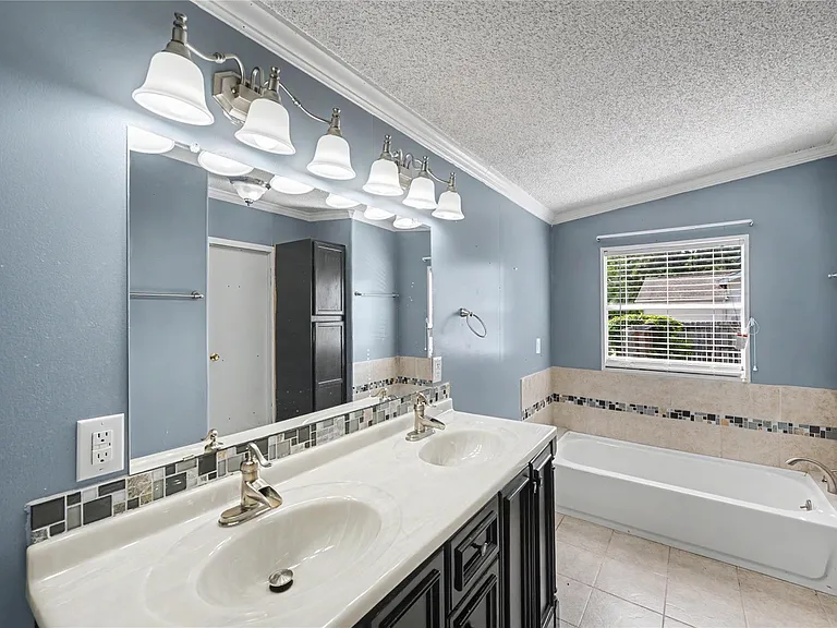 17685 Todd St — Photo 42