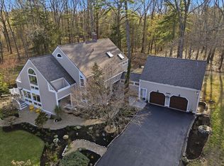 24 Parsons Rd, West Newbury, MA 01985
