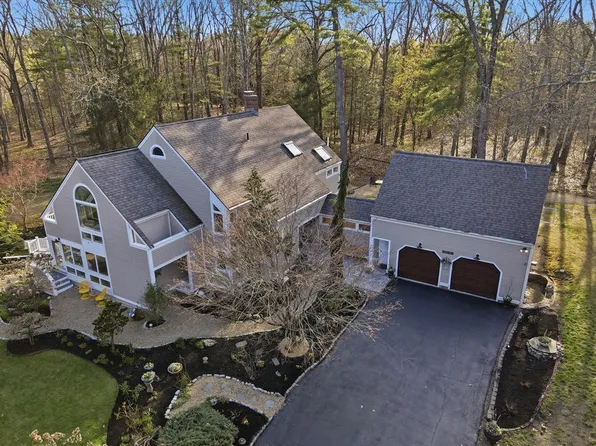 24 Parsons Rd, West Newbury, MA 01985