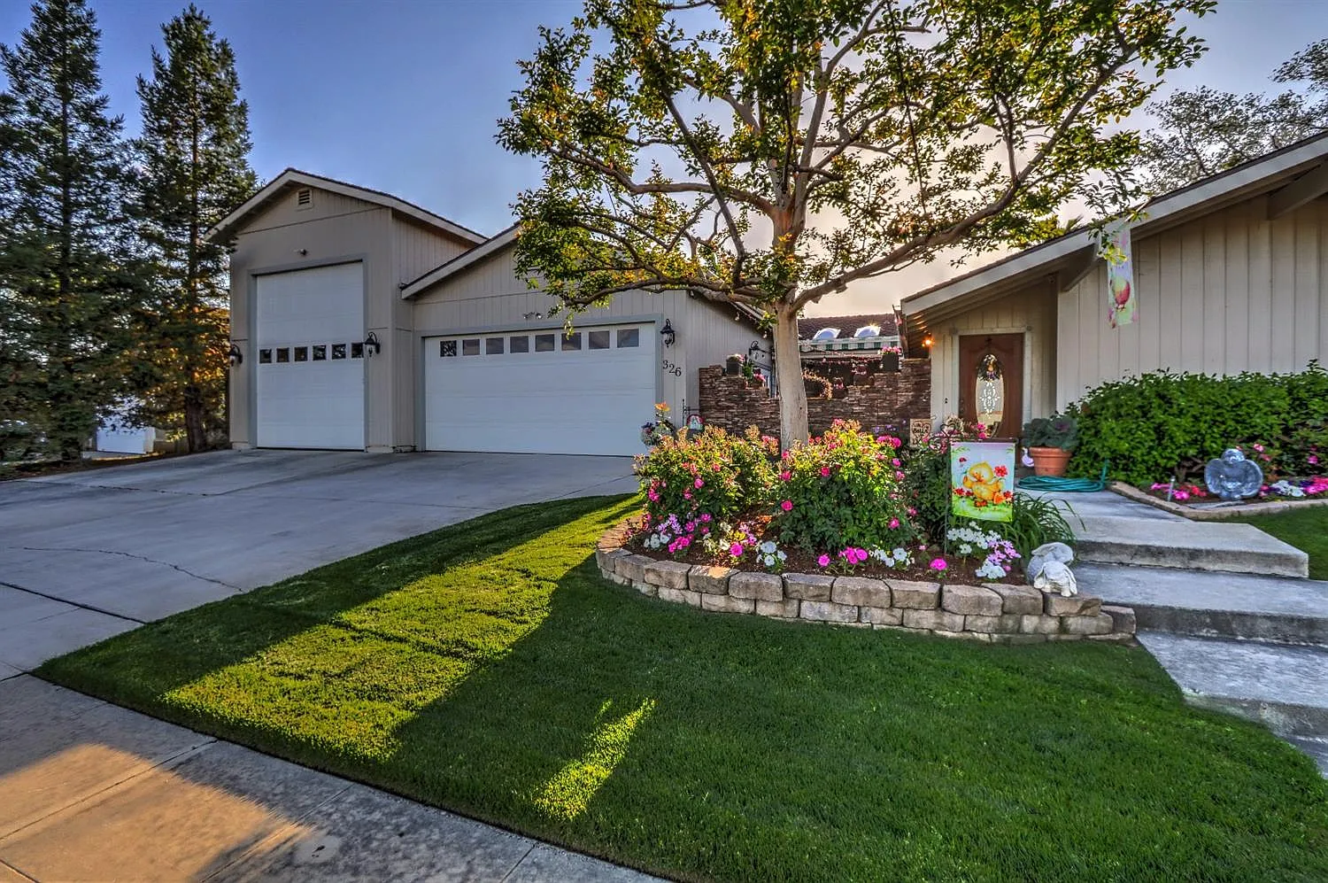 326 N Jasmine Ave photo 1