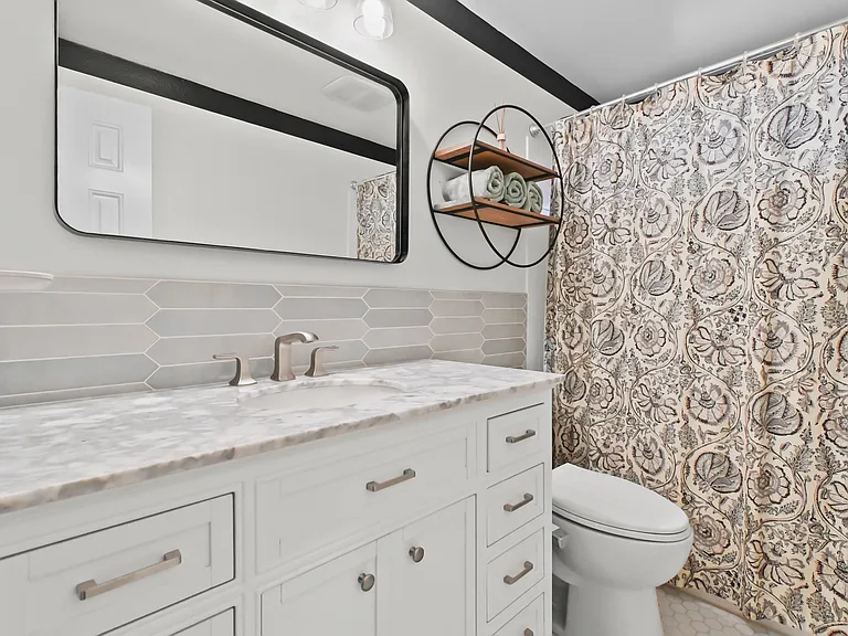 6075 Charae St — Photo 21