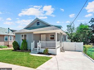 31 S Cedar Ave, Maple Shade, NJ 08052