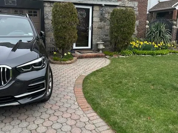 84 Surrey Lane, Hempstead, NY 11550