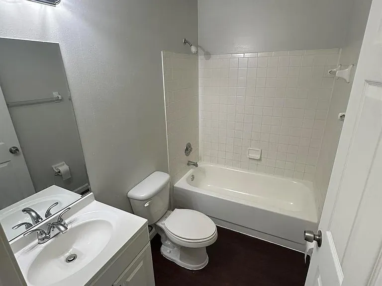 5070 Sanctuary Way #B — Photo 9