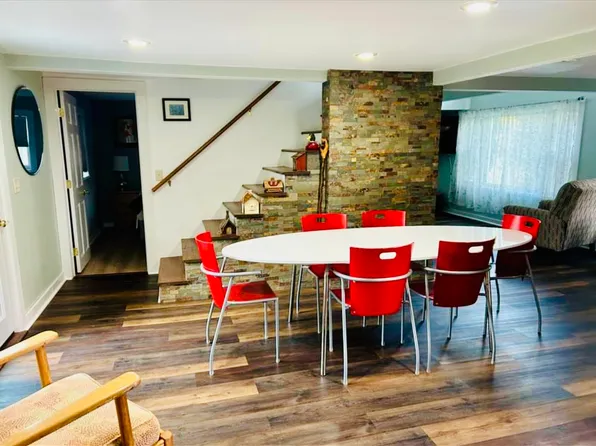 W1321 Spring Grove Rd, Ripon, WI 54971