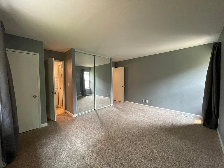 1875 Holland Dr — Photo 7