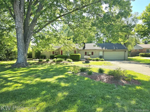 5860 John R Rd, Troy, MI 48085