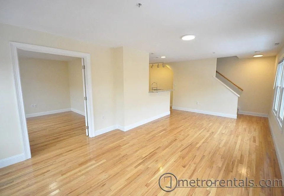 44 Warren St #44