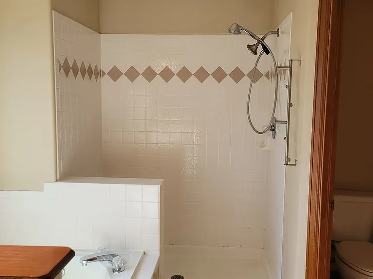 305 Holbrook St — Photo 16