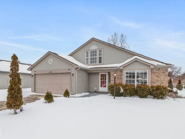 1042 Scarlet Oak Ln, Mooresville, IN 46158