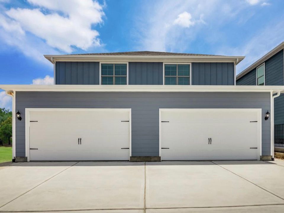 1st image of 318 Marsh Ln #318