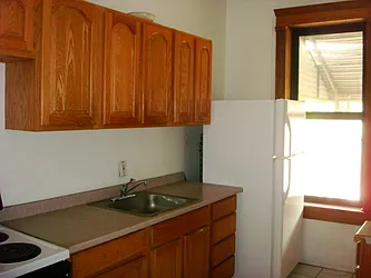 Rented by Kirsten Syrett, Lreb