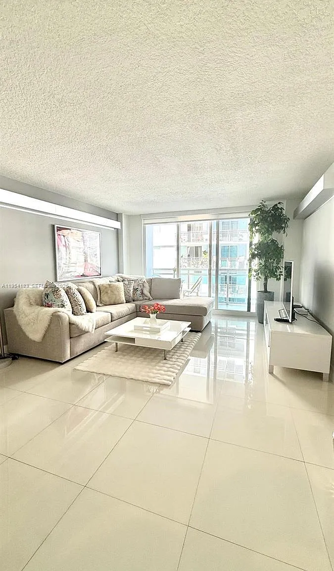 The Collins Condo — Photo 3